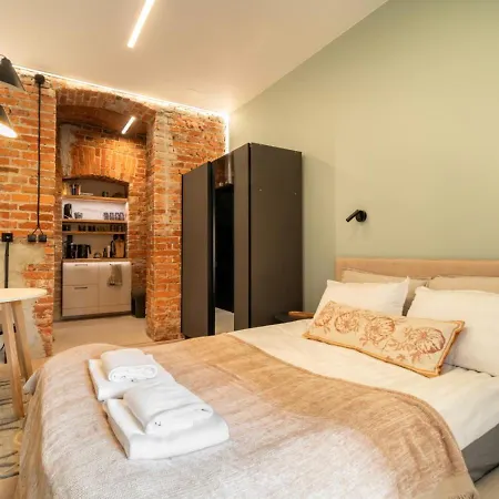 Old Town Brick Loft - Homfi Collection