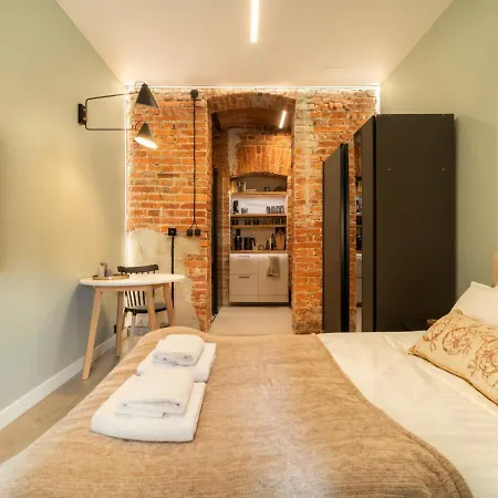 Old Town Brick Loft - Homfi Collection